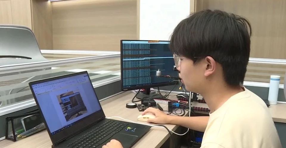 “智慧之眼”賦能無(wú)人機(jī)自主飛行，人工智能軟件如何助推低空物流產(chǎn)業(yè)化